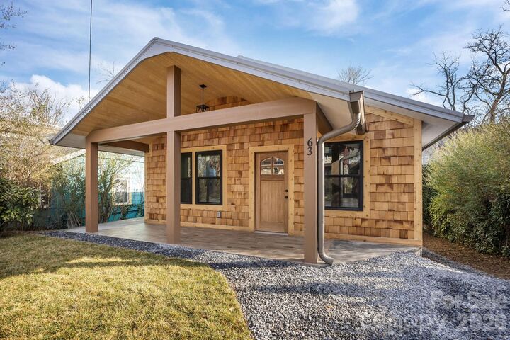 Property Photo:  63 Elizabeth Place  NC 28801 