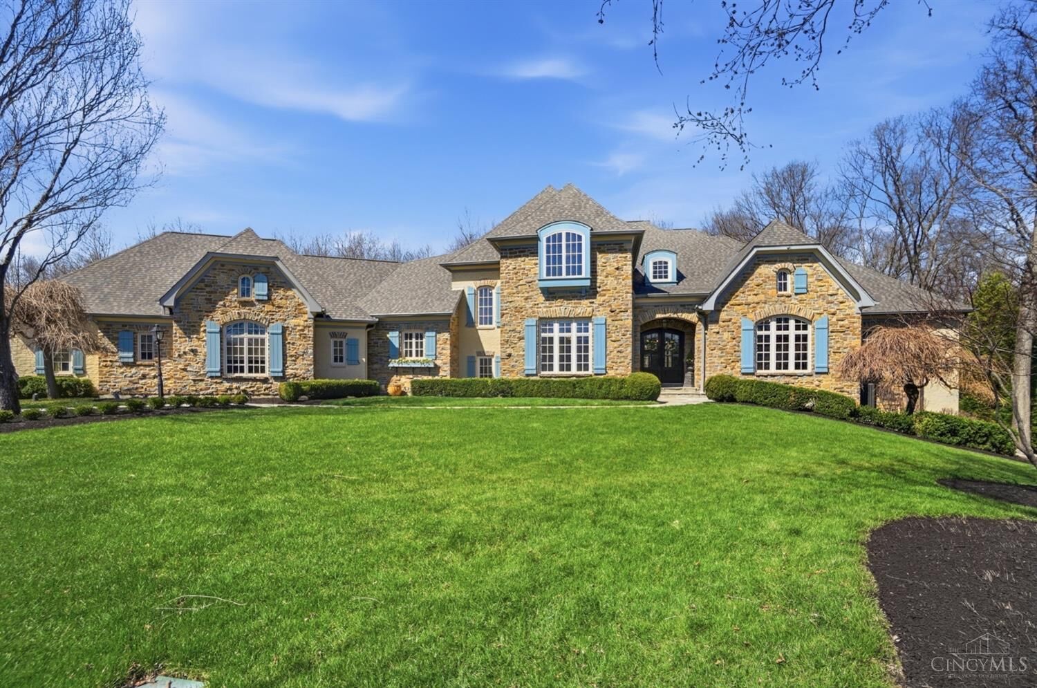 Property Photo:  1054 Observatory Point  OH 45039 