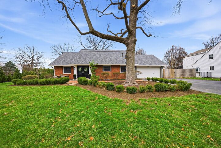 Property Photo: 1780 Waltham Road OH 43221