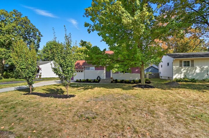 Property Photo: 2424 Nottingham Road OH 43221