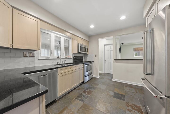 Property Photo: 2630 Brandon Road OH 43221