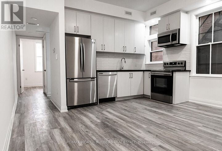 Property Photo:  