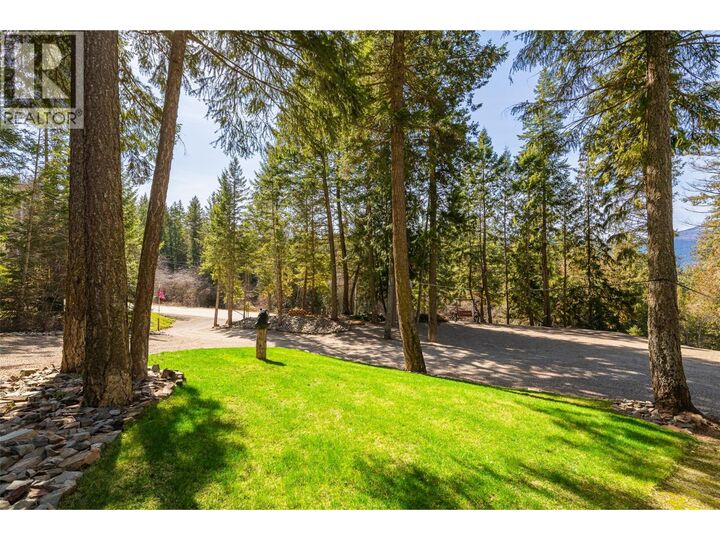 Property Photo: 1988 Porthill Road BC V0B 1G2