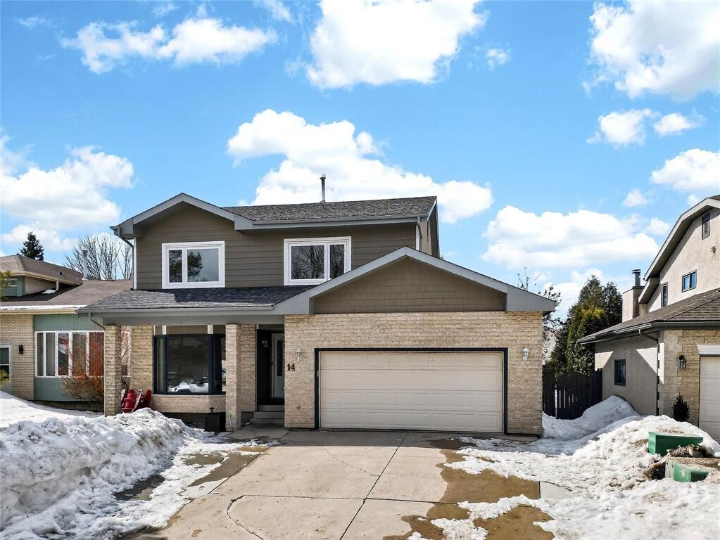 Property Photo:  14 Ralston Crescent  MB R2N 3R3 