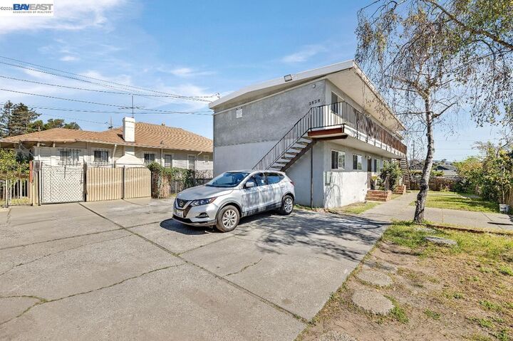 Property Photo:  2828 22nd Avenue  CA 94606 