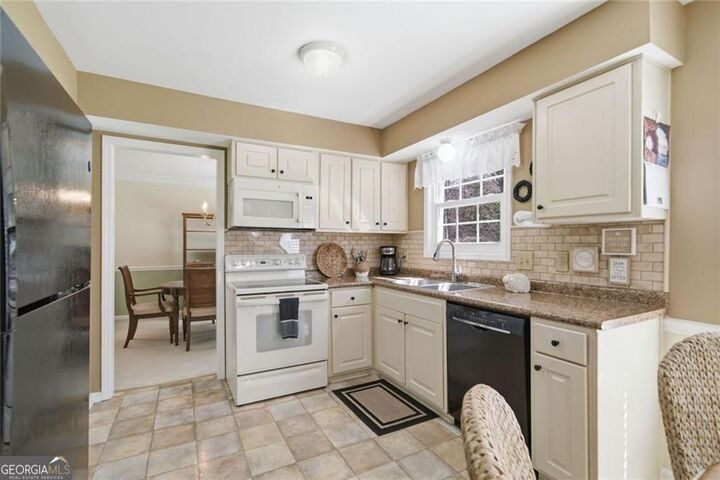 Property Photo:  237 Lamplighter Lane SE  GA 30067 