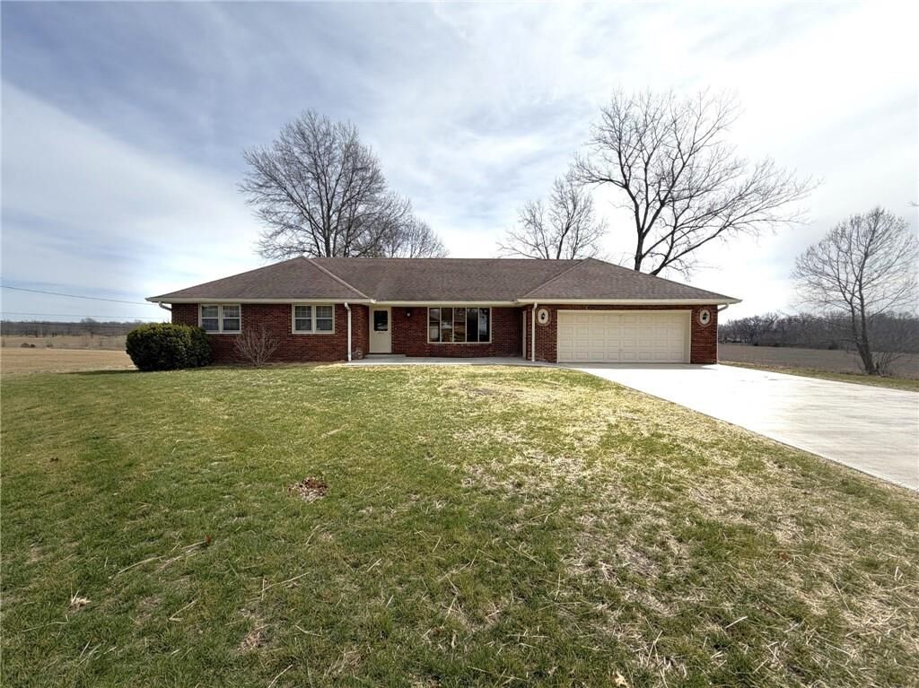 Property Photo:  805 Fairlane Drive  MO 64601 