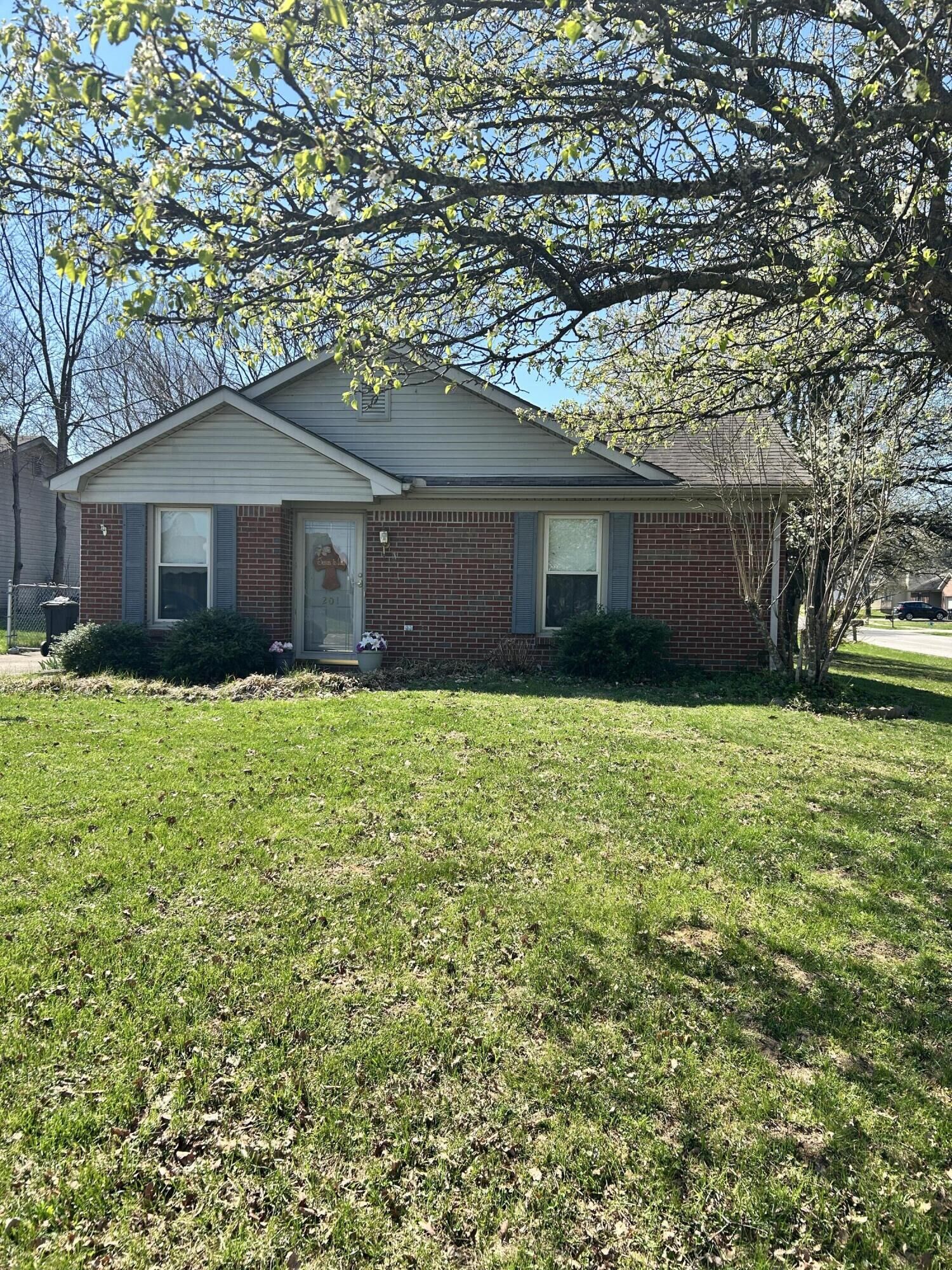 Property Photo: 201 Turf Court KY 40601
