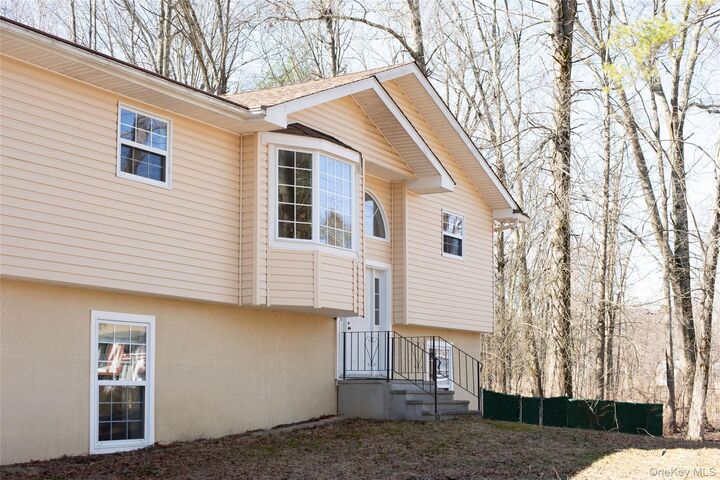 Property Photo:  212 Rhinecliff Road  NY 12572 