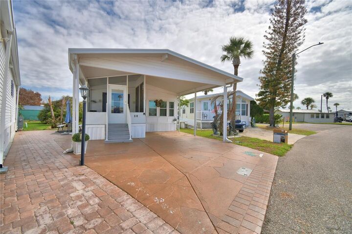 Property Photo:  9000 US Highway 192 38  FL 34714 