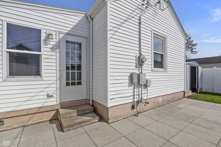 Property Photo:  2312 Newton Street  IN 47201 