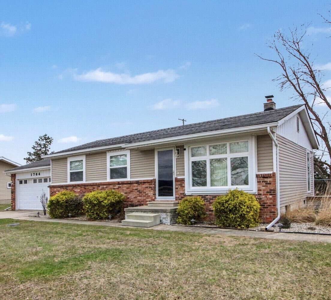 Property Photo:  1764 Sheick Road  MI 48162 