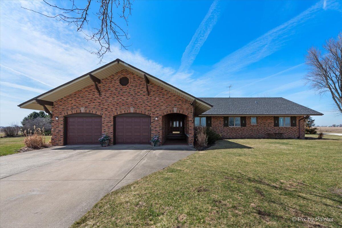 Property Photo: 983 Council Road IL 60552