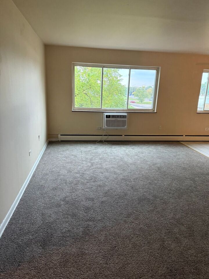 Property Photo:  723 Grant Avenue 3A  IL 60411 