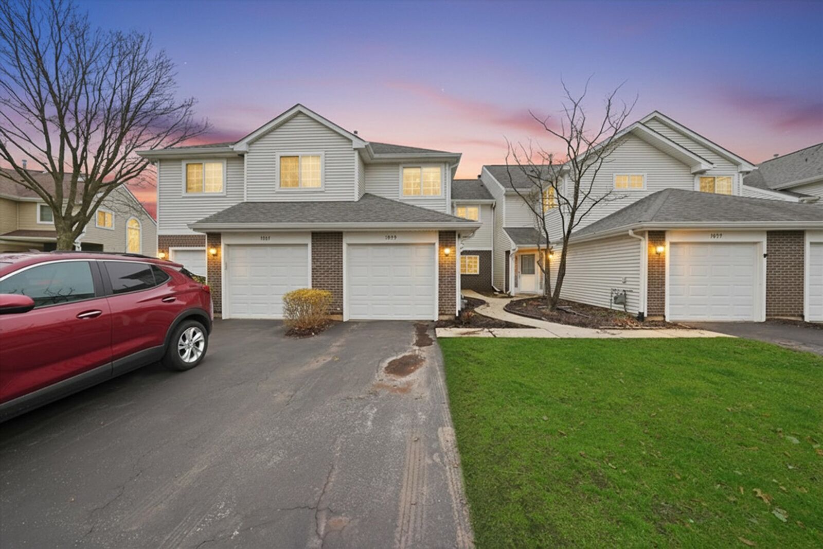 Property Photo:  1059 E Wilson Avenue  IL 60148 