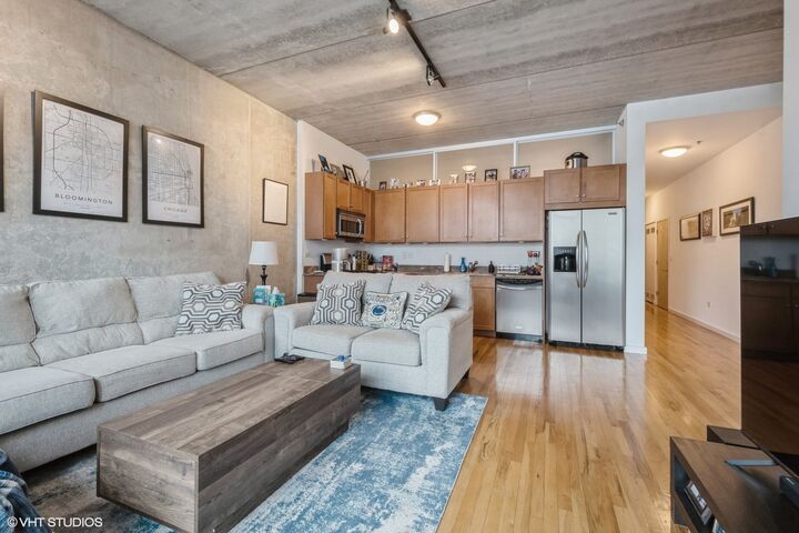 Property Photo: 630 N Franklin Street 1001 IL 60654