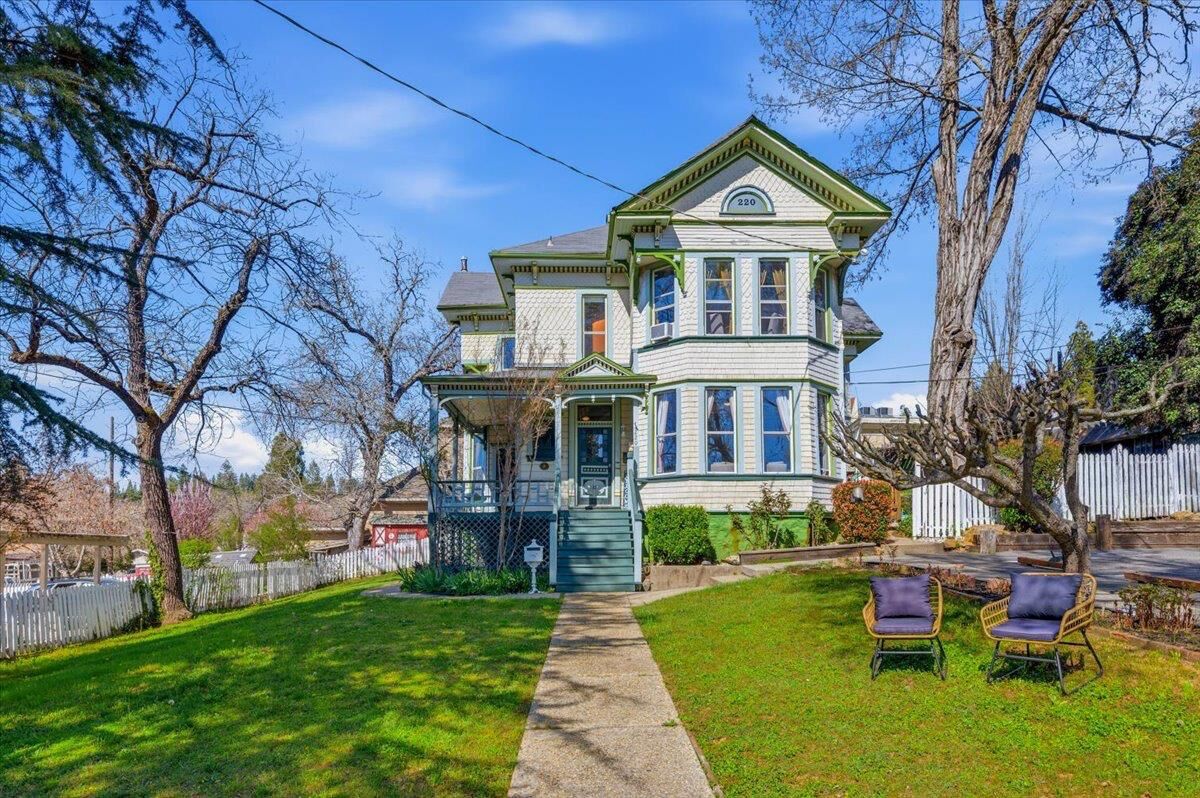 Property Photo:  220 Colfax Avenue  CA 95945 