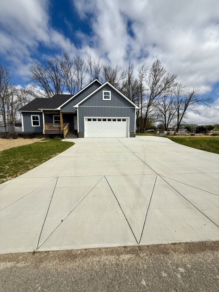 Property Photo: 306 Cassie Dr TN 37083