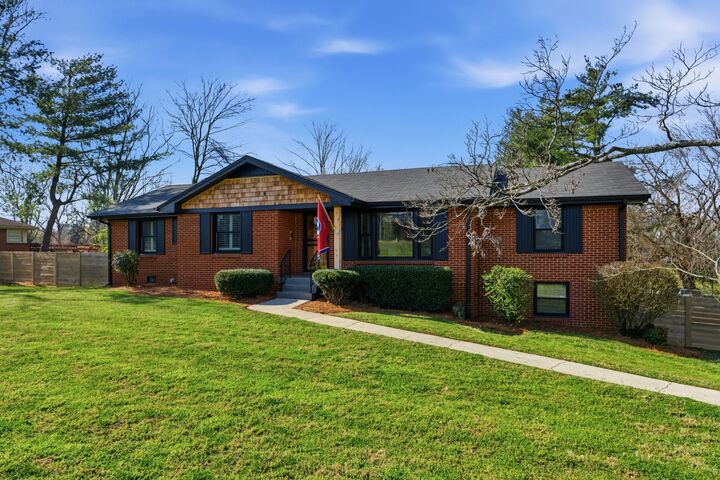 Property Photo:  2820 Donna Hill Dr  TN 37214 