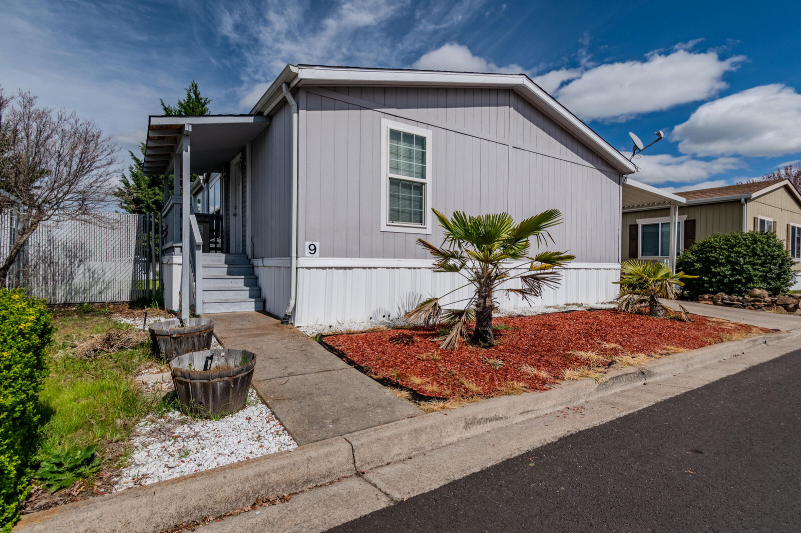 Property Photo:  2552 Thorn Oak Drive Spc 9  OR 97501 