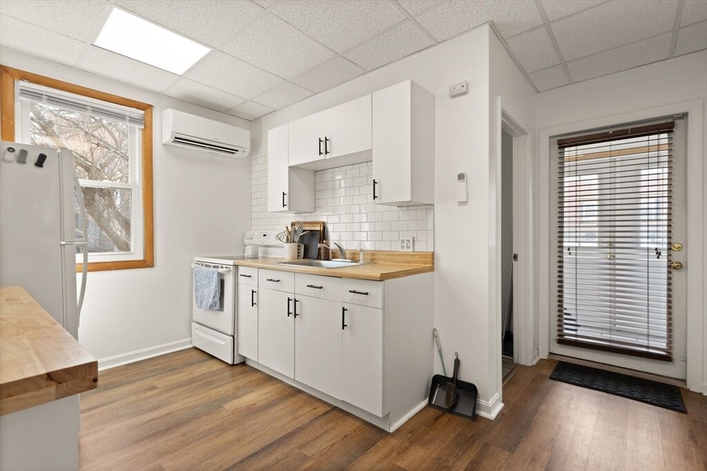 Property Photo:  8-R North Street 5B  MA 02360 