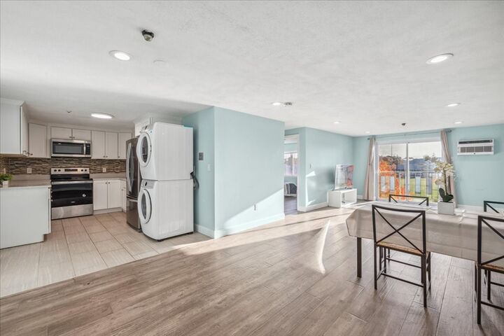 Property Photo:  33 Lodgen Ct 2D  MA 02148 