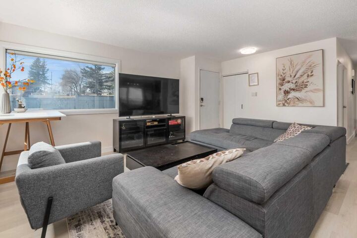 Property Photo: 4504 14 Street NW AB T2K 1J6