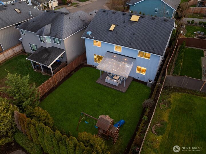 Property Photo:  21120  Meridian Place W  WA 98021 