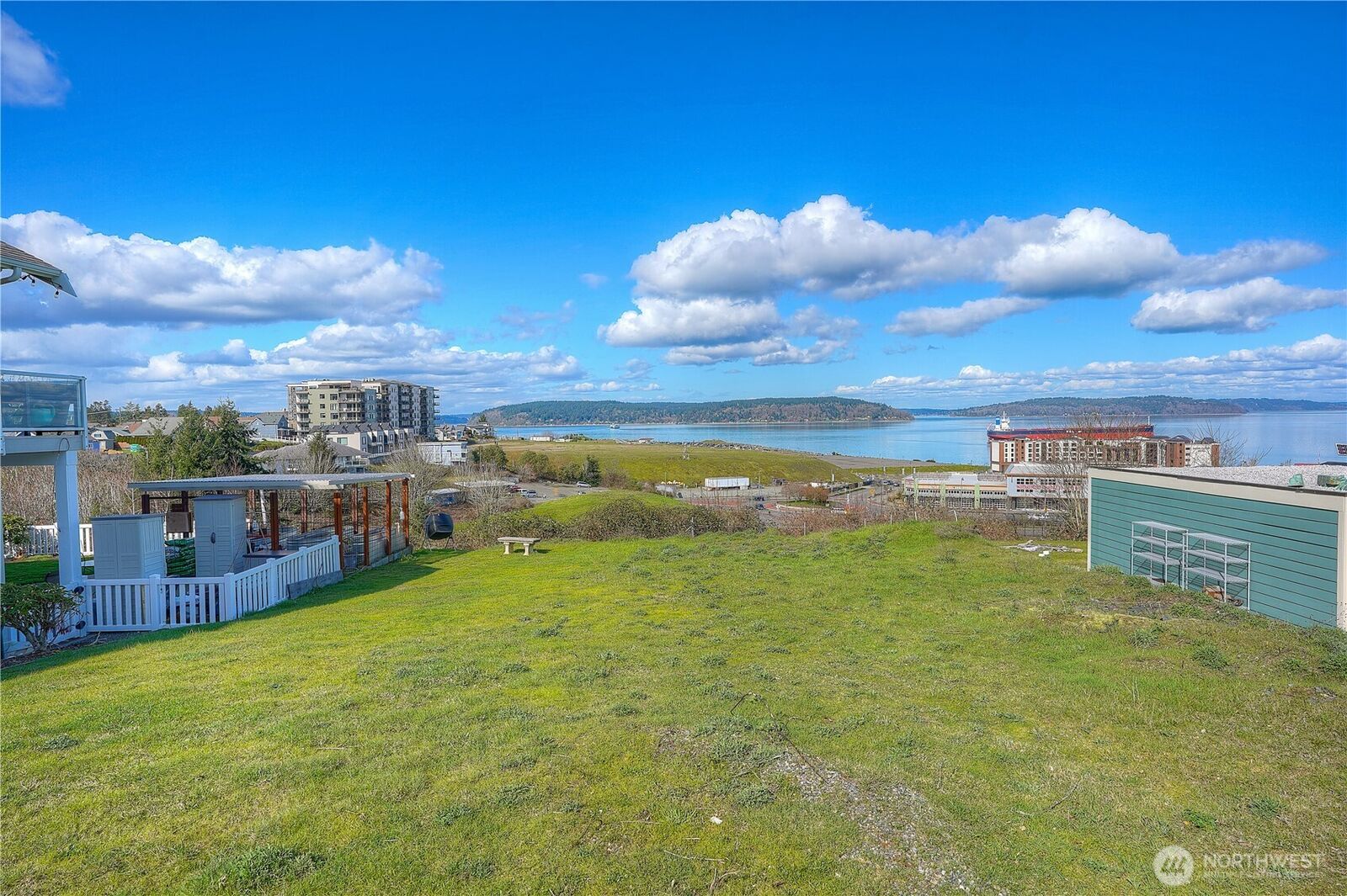 Property Photo: 5313 N Commercial Street WA 98407