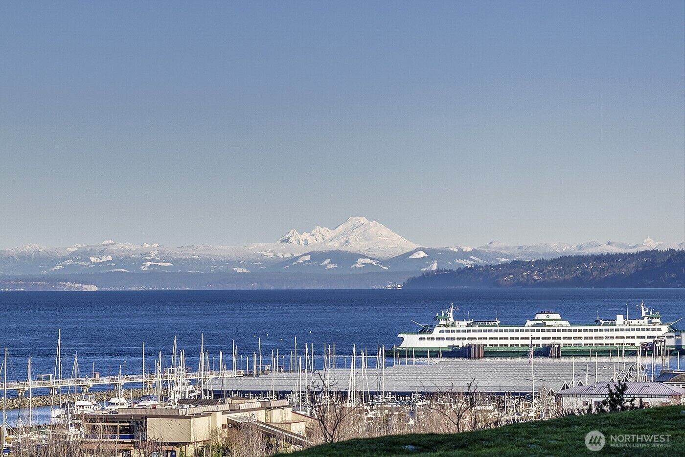 Property Photo:  61  Pine Street 216  WA 98020 