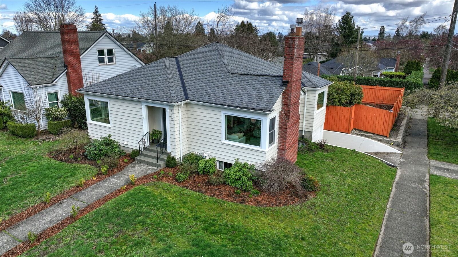 Property Photo:  1901 N Union Avenue  WA 98406 