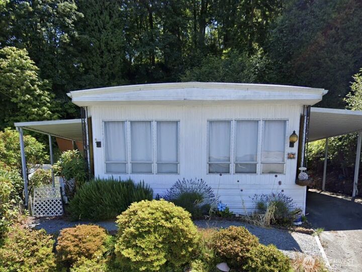 Property Photo:  29020  1st Avenue S 17  WA 98198 