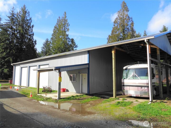 Property Photo:  3001  South Bay Road NE  WA 98506 