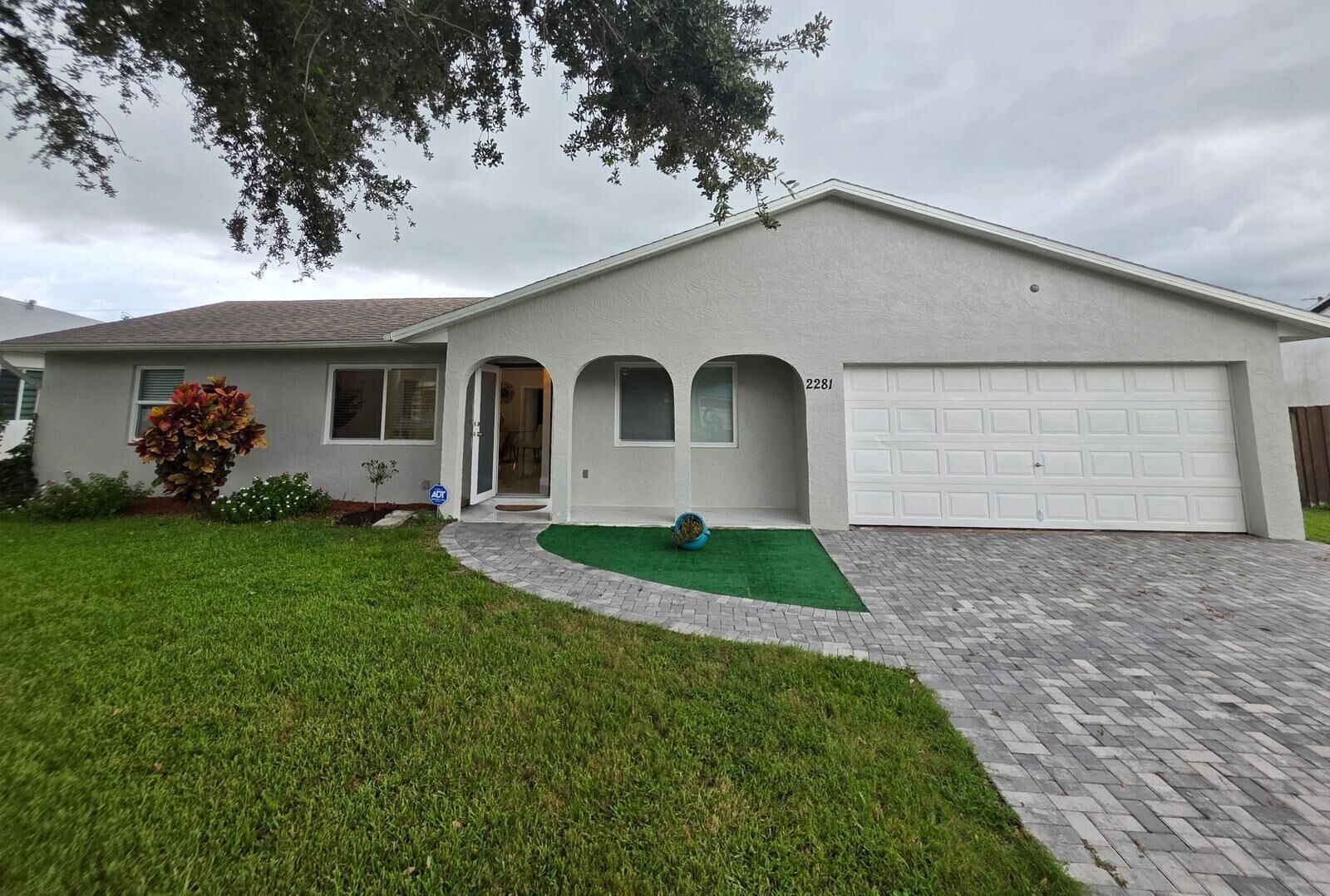 Property Photo:  2281 SE Belvedere Street  FL 34984 