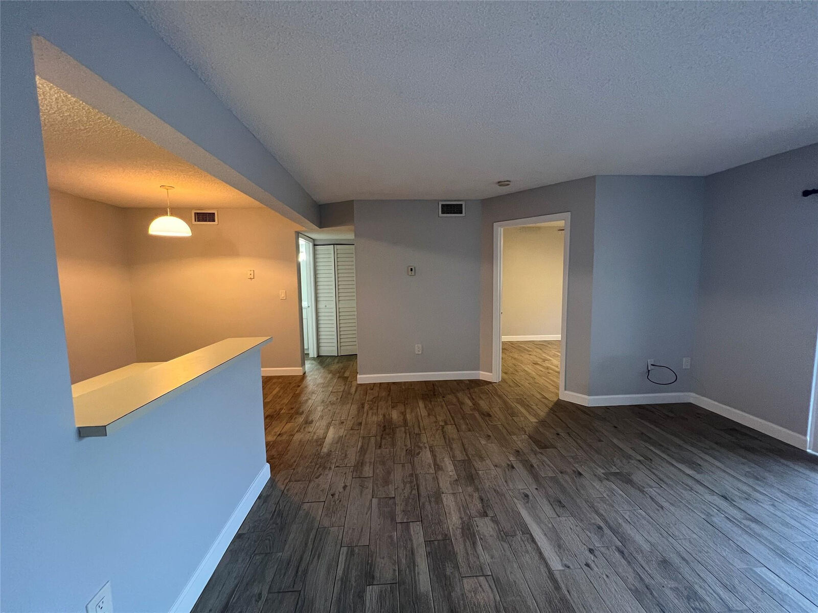 Property Photo:  400 Palm Circle W Unit 302  FL 33025 