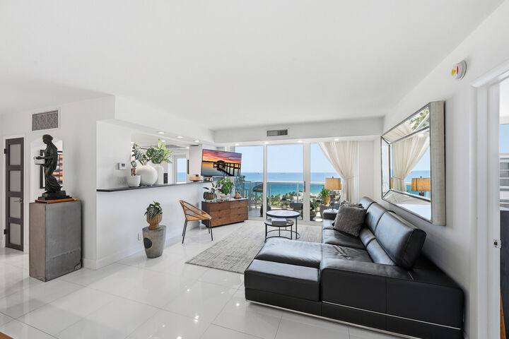 Property Photo:  2715 N Ocean Boulevard Penthouse D  FL 33308 
