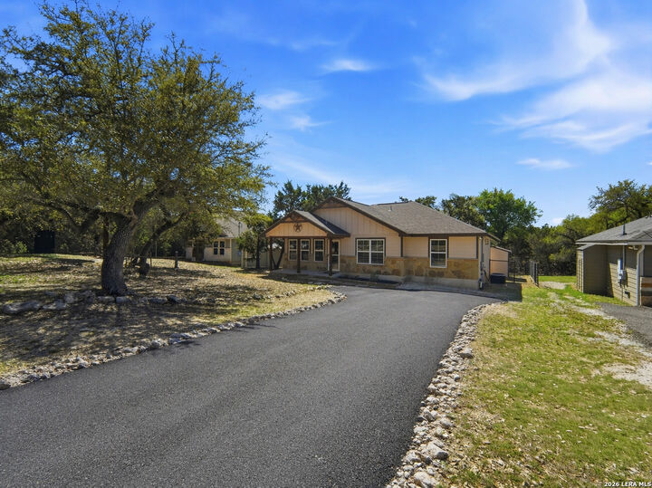 Property Photo:  1530 Bob White Dr  TX 78070 