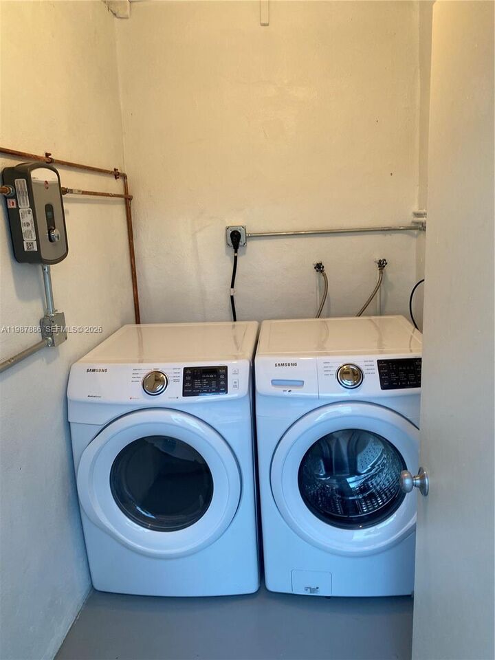 Property Photo:  3751 SW 32nd Ct  FL 33023 