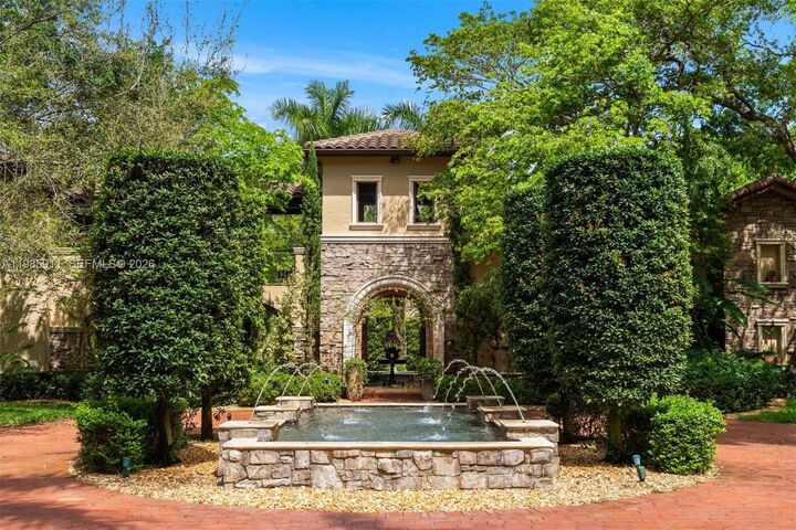 Property Photo:  6201 SW 96th St  FL 33156 