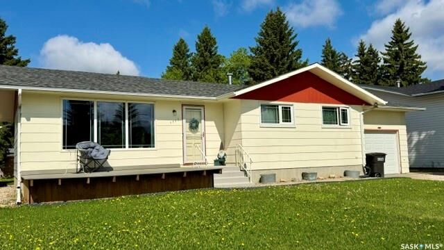 Property Photo: 1117 10th Street SK S0K 2A0