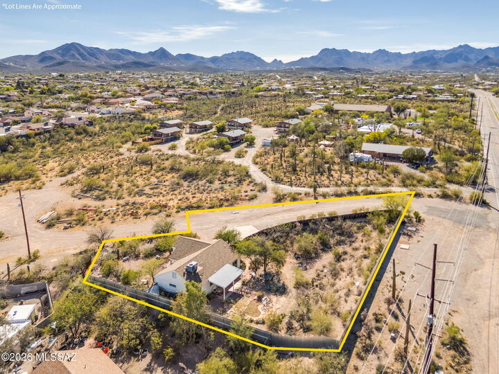 Property Photo: 2801 W Ironwood Hill Drive AZ 85745