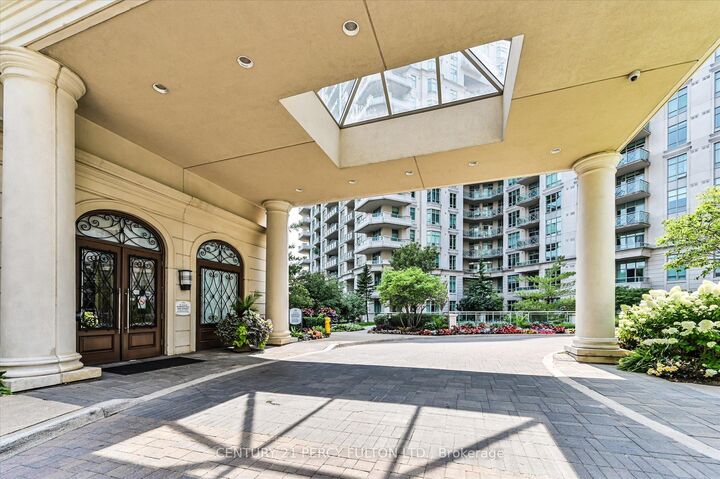 Property Photo:  20 Bloorview Place 317  ON M2J 0A6 