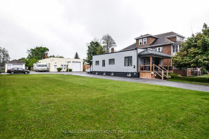 Property Photo:  258 Hellems Avenue  ON L3B 3B7 