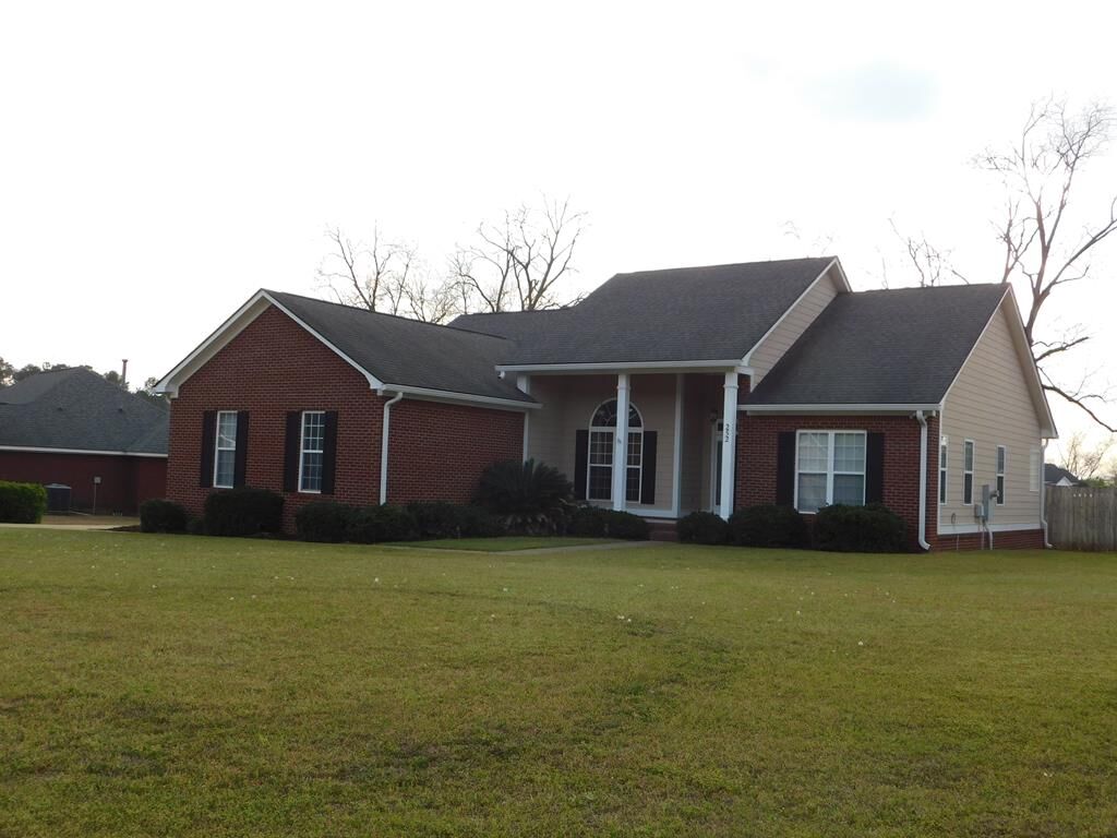 Property Photo: 252 Hawkstead Drive GA 31763