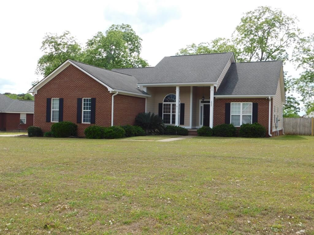Property Photo: 252 Hawkstead Drive GA 31763