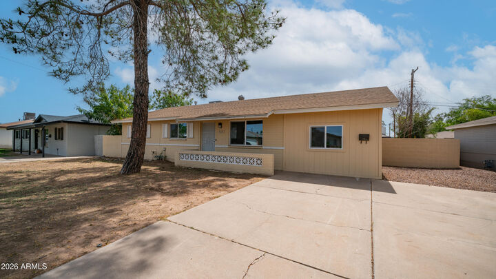 Property Photo:  1421 W 7th Street  AZ 85281 