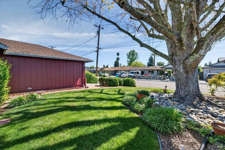 Property Photo:  309 Twin Oaks Way  CA 95448 