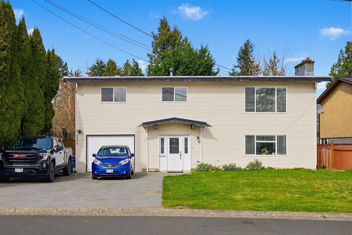 33359 Whidden Avenue — photo 1