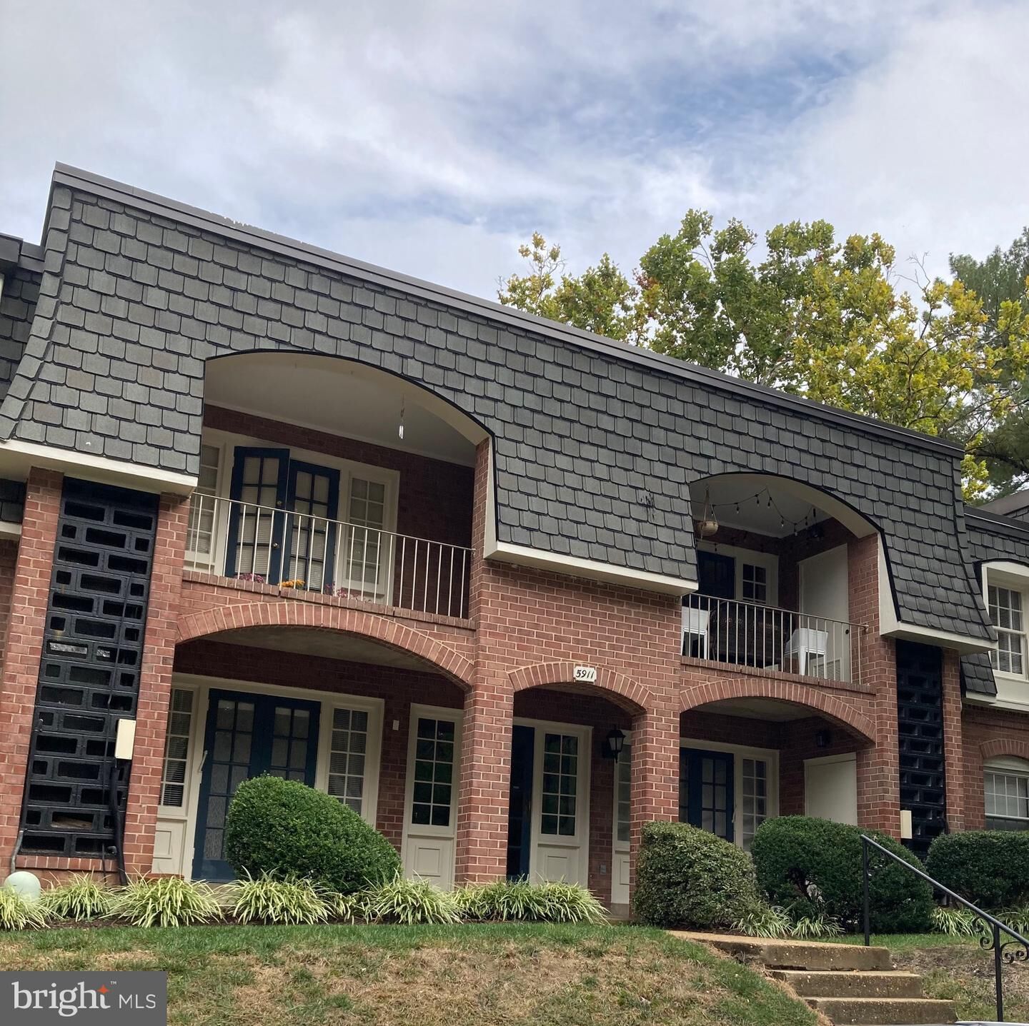 Property Photo:  5911 Prince James Drive E 25  VA 22152 