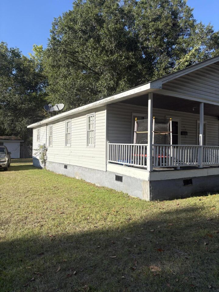 Property Photo:  605 Tomlinson Street  SC 29556 